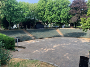 Das Dinslakener Burgtheater ist saniert worden. Foto vom 23.06.2023