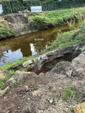 Rotbach im Bereich der abgebrochenen Brücke