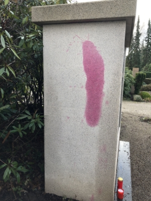 Vandalismus auf dem Parkfriedhof im März 2021